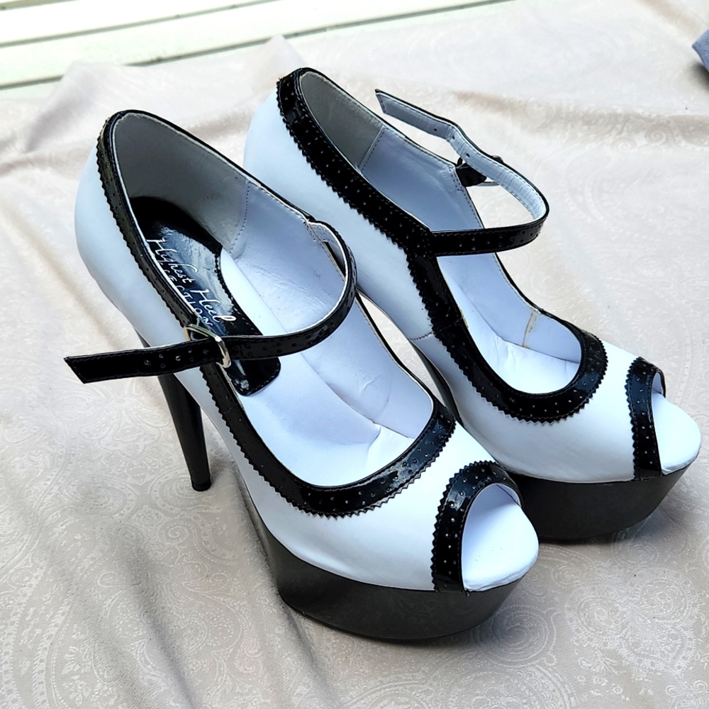 The Highest Heel Collection Platform heels size 8, white w black trim & platform